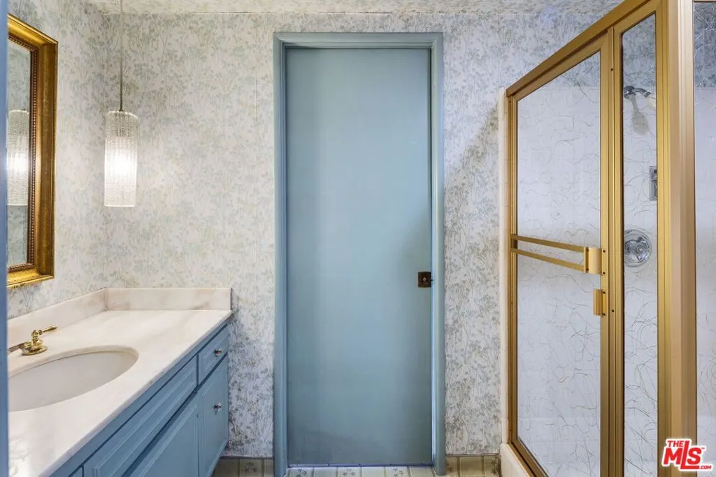 6619 S Bedford Avenue, Los Angeles, California 90056 home-pic-48